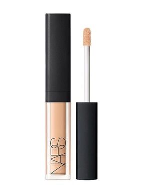 NARS Radiant Creamy Concealer with Hydrating Medium Coverage
